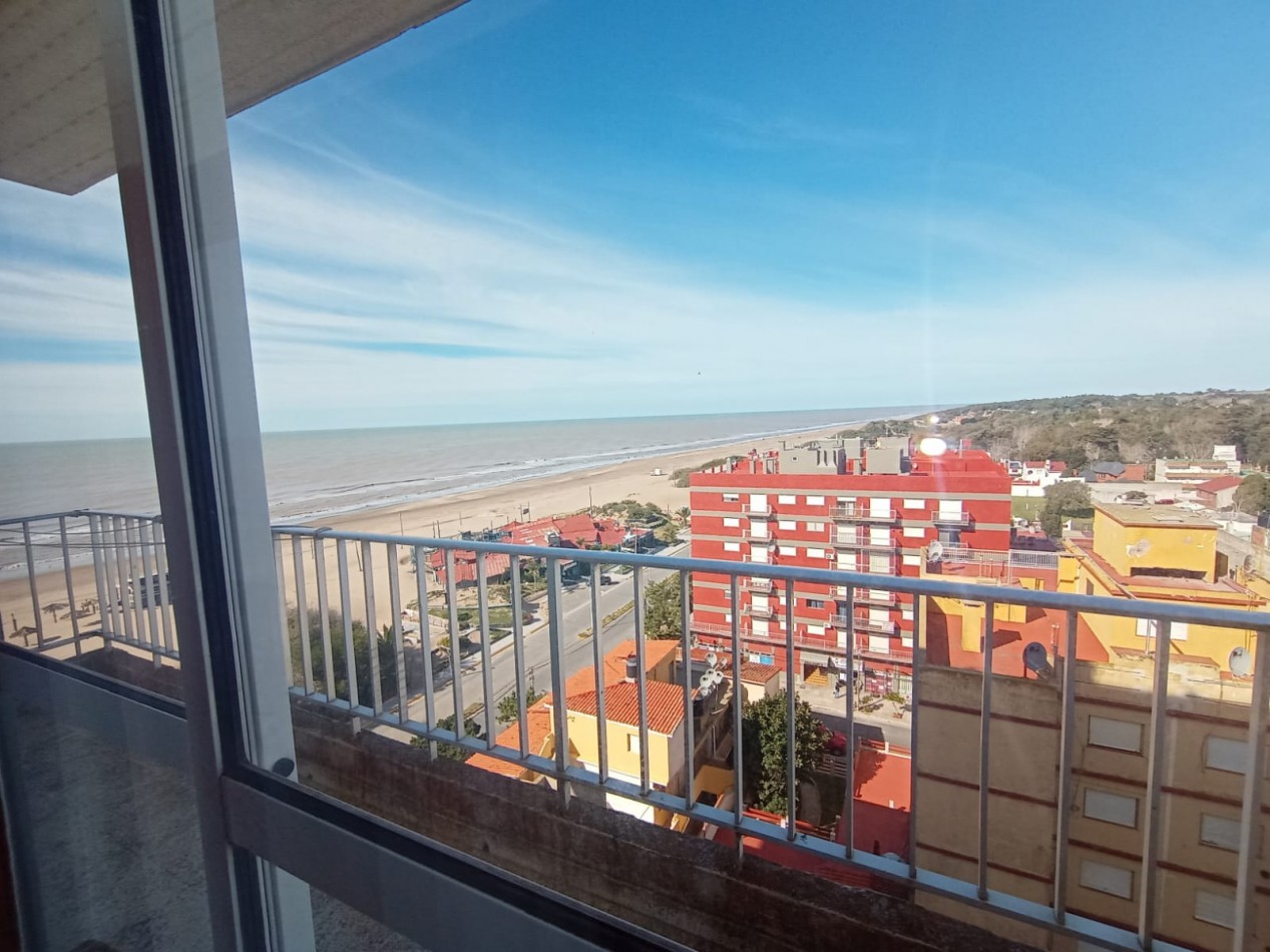 Departamento de 2 ambientes frente al mar