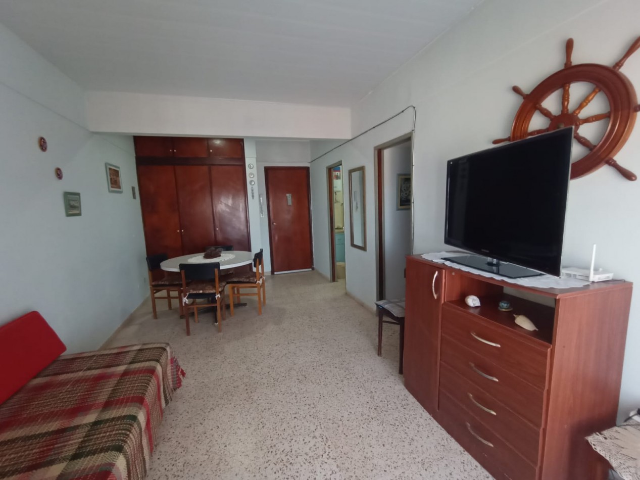 Departamento de 2 ambientes frente al mar